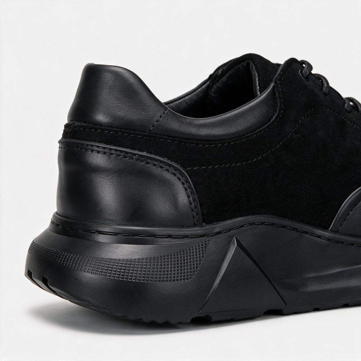 BASKET NOMADE EN CUIR - NOIR